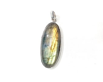 Impresionante colgante de labradorita en plata de ley 92,5. Piedra de labradorita, joyería de plata hecha a mano, colgantes para collares, 45 x 18 x 8 mm, 57 cts, S#243