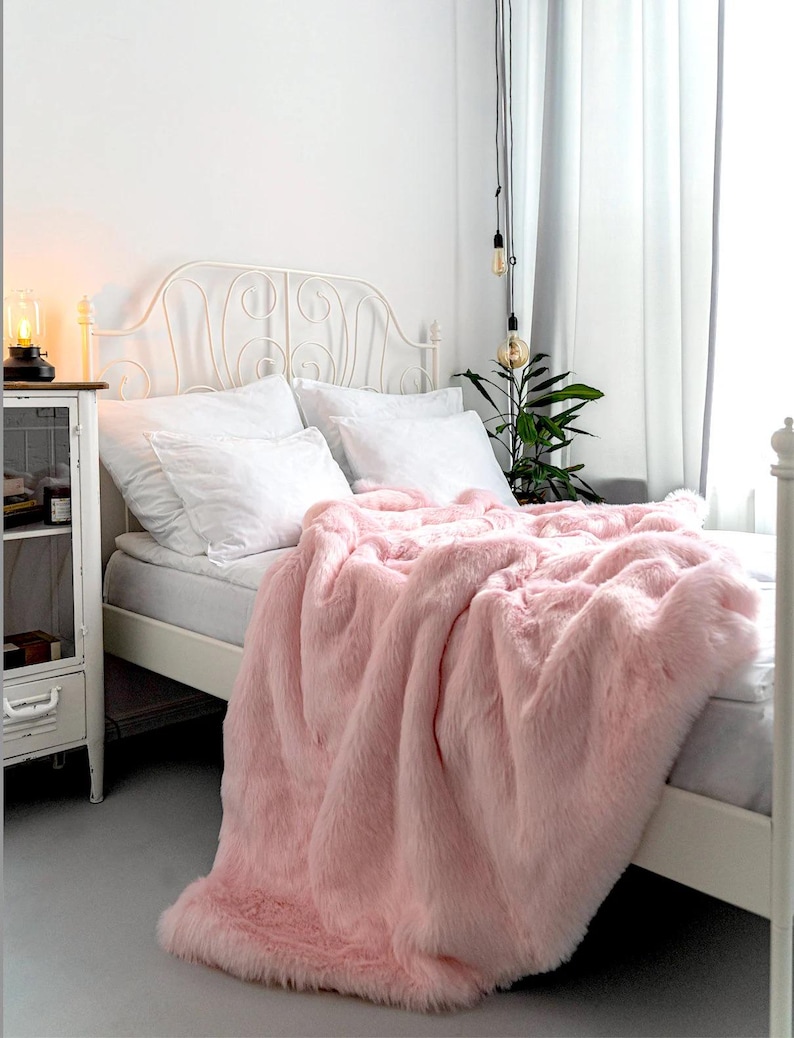 MilsenDesign Faux Fur Throw Blanket