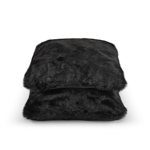Exclusive Home Accessories – Elegant pillows and soft throws that bring luxury and comfort to your space. Perfect for modern, glamorous, loft, or minimalist home decor, our products blend exceptional design with outstanding coziness. Create a warm, elegant atmosphere by choosing accessories that accentuate the character of every room and offer unmatched comfort.