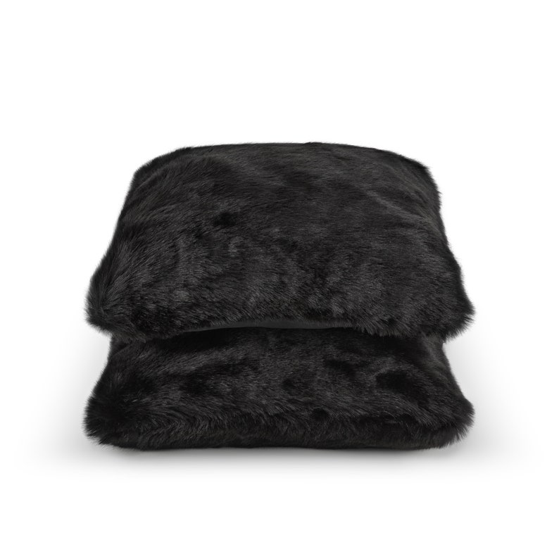 Exclusive Home Accessories – Elegant pillows and soft throws that bring luxury and comfort to your space. Perfect for modern, glamorous, loft, or minimalist home decor, our products blend exceptional design with outstanding coziness. Create a warm, elegant atmosphere by choosing accessories that accentuate the character of every room and offer unmatched comfort.