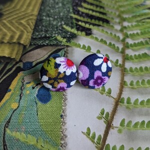 Floral Fabric ButtonEarrings, Navy Flower, Round Covered Buttons, Studs, Tiny Flower, Colorful Earrings, Everyday Jewelry, Gift, Solid, 16mm
