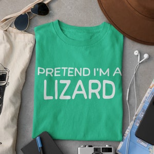 Funny Minimalist Halloween Shirt Pretend I&#39;m a Lizard Halloween Costume Non-crafty Halloween Costume Funny Group Costume Shirt