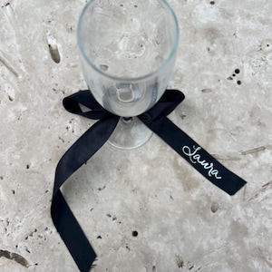 Personalisierte Band Gedeck | Schleife |Tischkarte | Namensband | Ribbon-Anhänger | Hochzeit-Band | Band Getränkeanhänger | Personalisierter Bandname