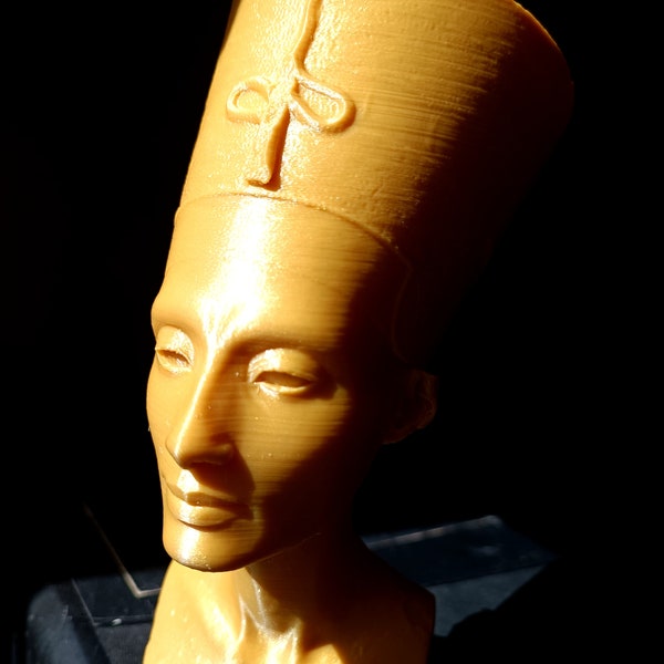 Réplique en 3D du Célèbre Buste de Nefertiti : Une Élégance Antique Dans Votre Maison