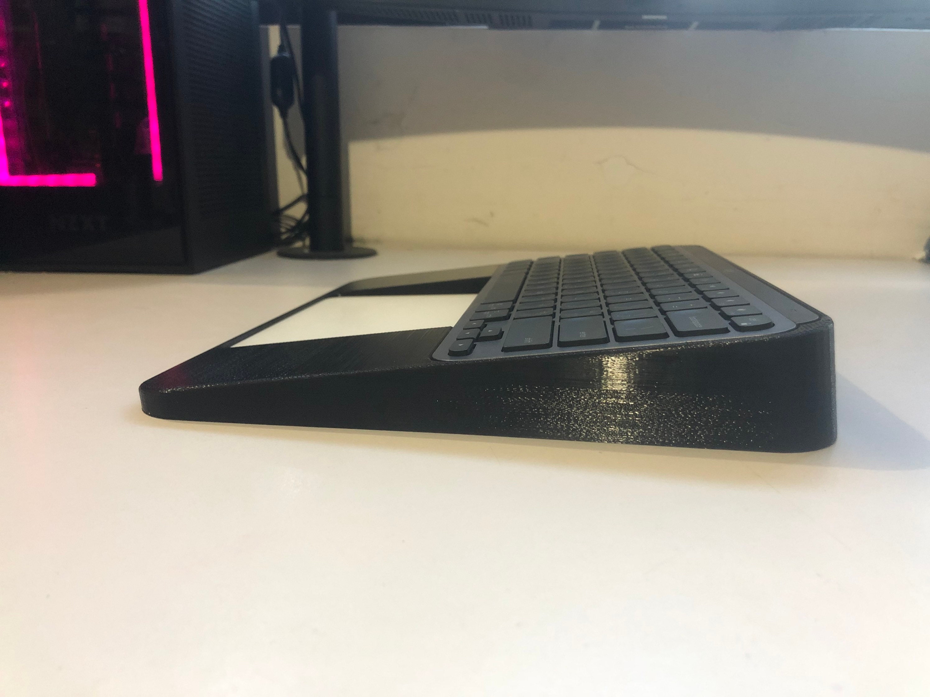 Magic Tray for Logitech MX Keys Mini and Apple Magic