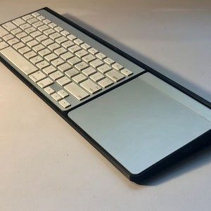 Magic Board per Apple Magic Trackpad e tastiera wireless del 2010