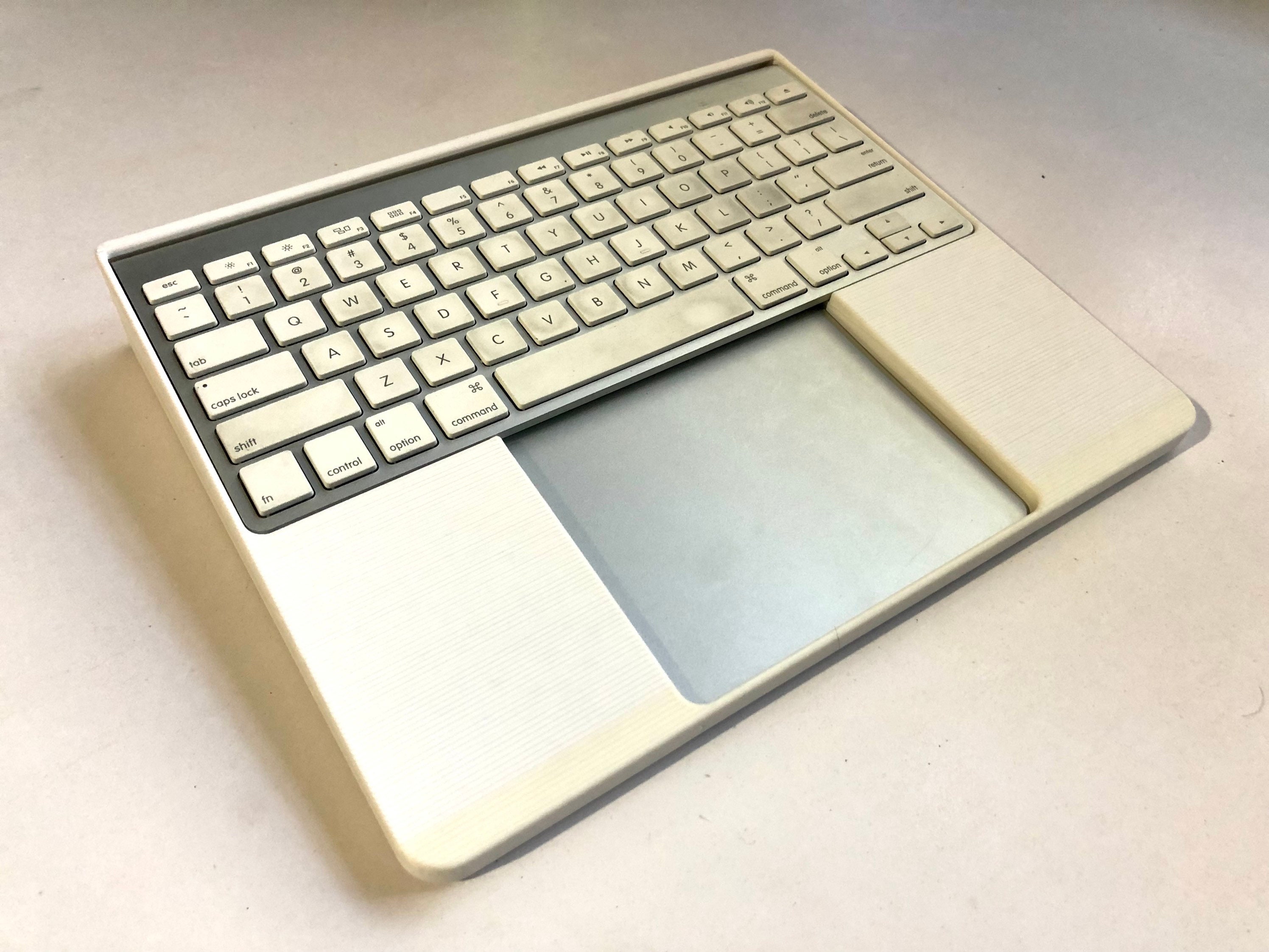 Plateau Magic pour Apple Magic Trackpad et clavier sans fil 2010 -   France