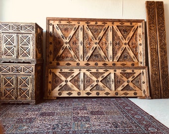Bed ,Handmade Vintage Bed,  200cm*200cm  Real Wood Carved With Nightstands ,Kingsize Bed