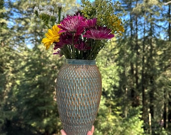 Hand-carved tall ceramic vase - Turquoise glaze and raw clay contrast - Gift, housewarming, etc.