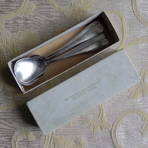 Set of 4 Oneida Community teaspoons in original box - Early 20th century