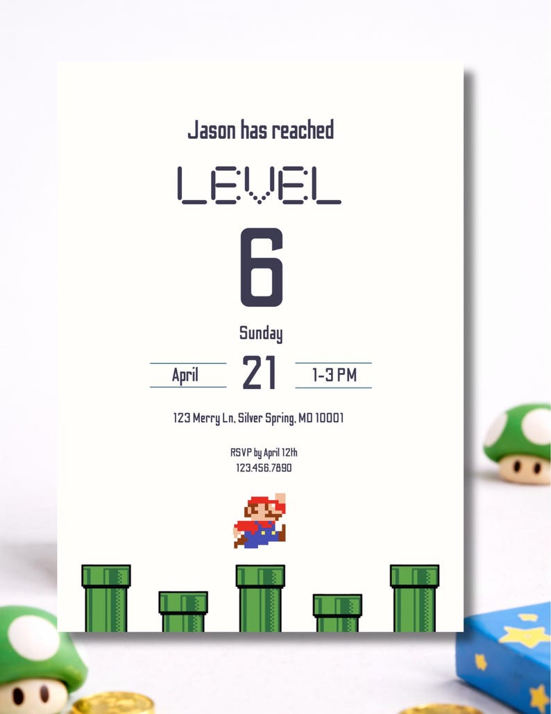 K&ouml;nnte beinhalten: Eine wei&szlig;e Einladungskarte mit dem Text "Jason has reached LEVEL 6" in einer pixeligen Schriftart. Die Karte enth&auml;lt Datum, Uhrzeit und Ort sowie ein pixeliges Bild einer Figur, die &uuml;ber gr&uuml;ne Rohre springt.