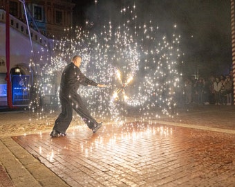 Pyro Dragon Staff: demontowalny, łatwy w podróży rekwizyt ogniowy