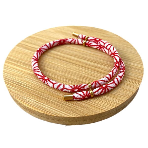 Red Bracelet, japanese bracelet, kimono bracelet, pulsera amistad, japanese cord bracelet, geometric print, pulsera de la suerte