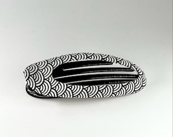 Oval Japanese Hair Clip, Japanese clip, kimono hair clip, kimono fabric, geometric black and white Japanese pattern