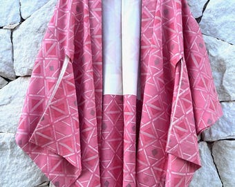 Haori, Japanese Haori, Vintage Haori, Silk Haori, short kimono, kimono jacket, pink kimono jacket, geometric print