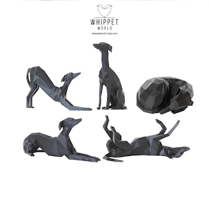 K&ouml;nnte beinhalten: Eine Sammlung geometrischer, dunkelgrauer Windhund-Skulpturen in verschiedenen Posen. Eine steht, eine andere ist zusammengerollt, und andere befinden sich in spielerischen Positionen. Das Logo "WHIPPET WORLD" befindet sich oben.