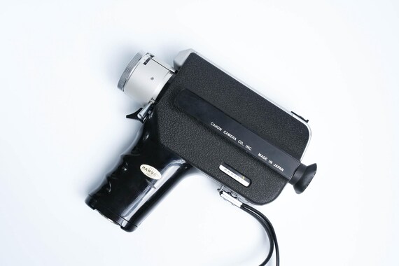 Canon Zoom 250 Super 8 Movie Camera – 1968 Model With Case