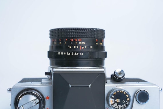 PRAKTICA VLC2 ボディ PENTACON Praktica VLC 2 + Pentacon 50mm F/1.8 – Vintage 35mm SLR