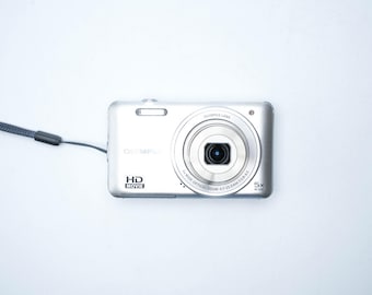 Canon Powershot A1100 IS 12.1MP Compact Digital Camera - SIVER