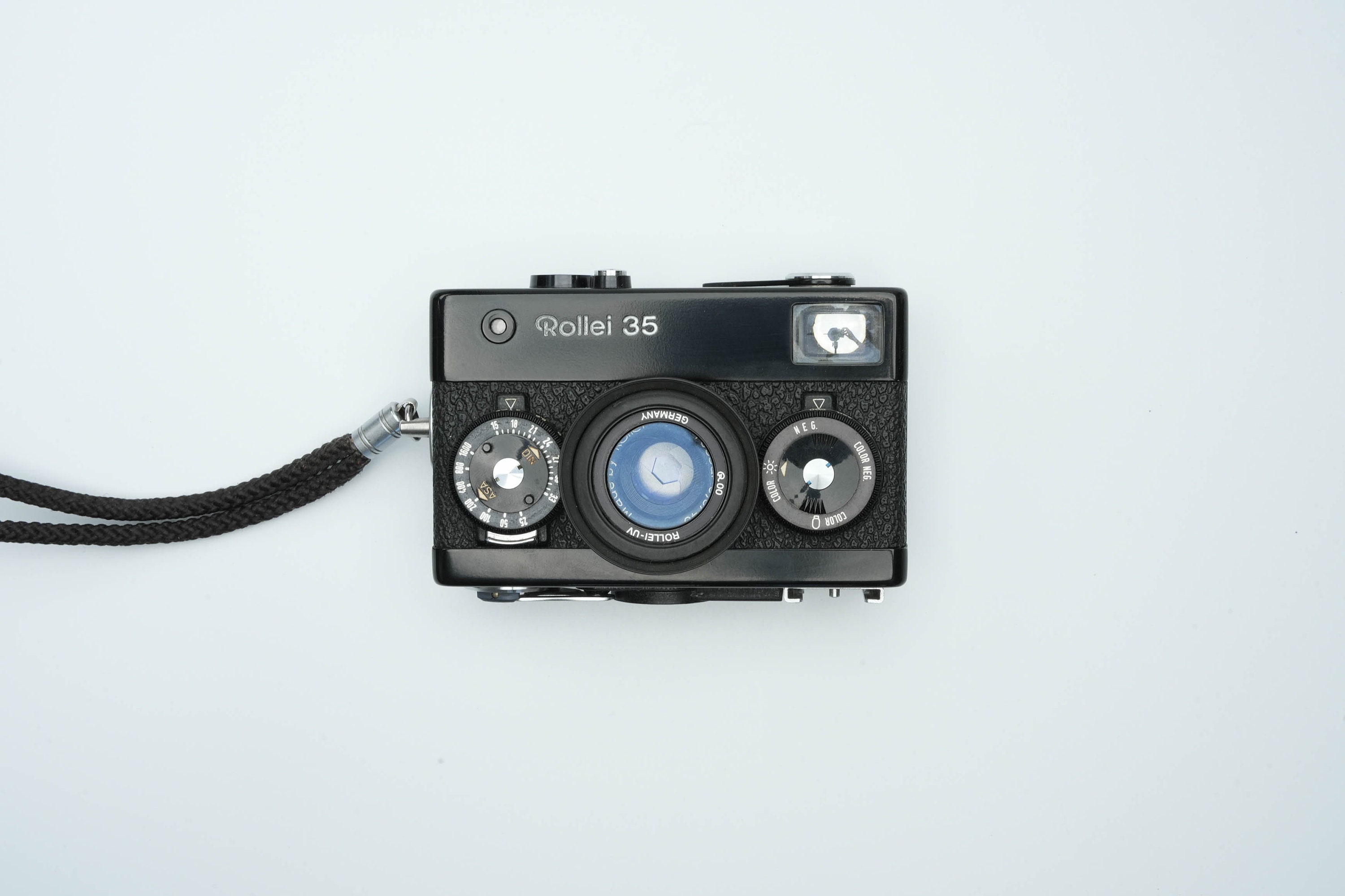 Rollei 35 LED 惨 Triotar 40mm F3.5 シンガポール製