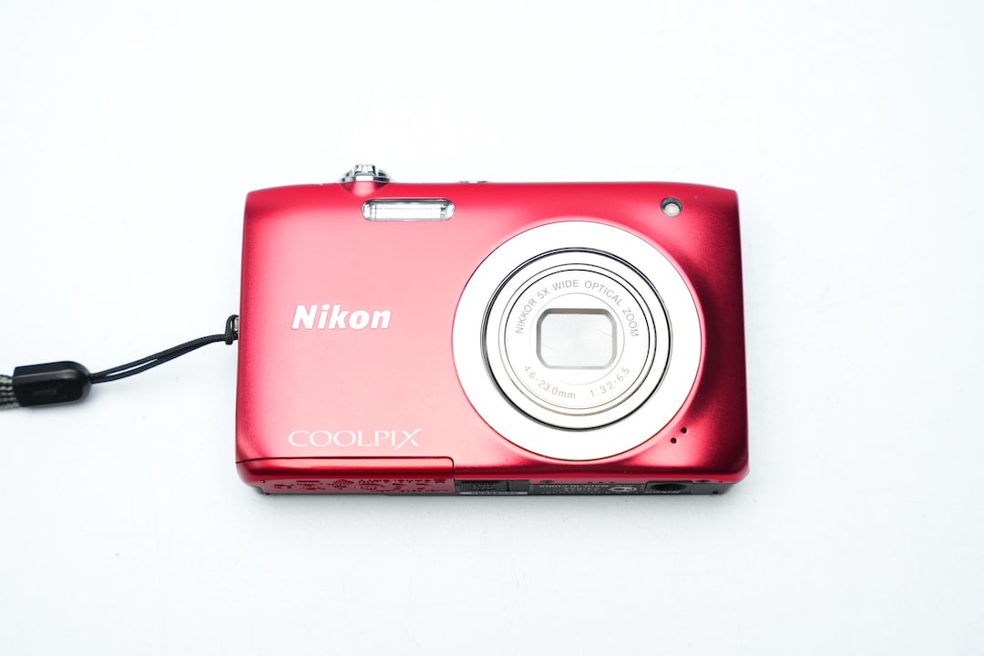 ★SDカード付き★Nikon COOLPIX S2600 デジカメ Nikon Coolpix S2600 Digital Camera – 14MP, 5x Zoom, HD Video, Red