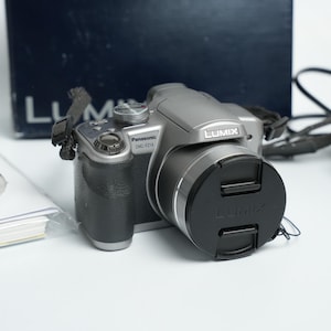 Panasonic Lumix DMC-FZ18, 18x Leica zoom, 2007 digital bridge camera, tested and boxed, RAW capable, full manual controls