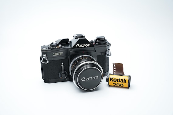 Canon EF 35mm SLR camera FL 50mm f1.8 lens werkend getest met film
