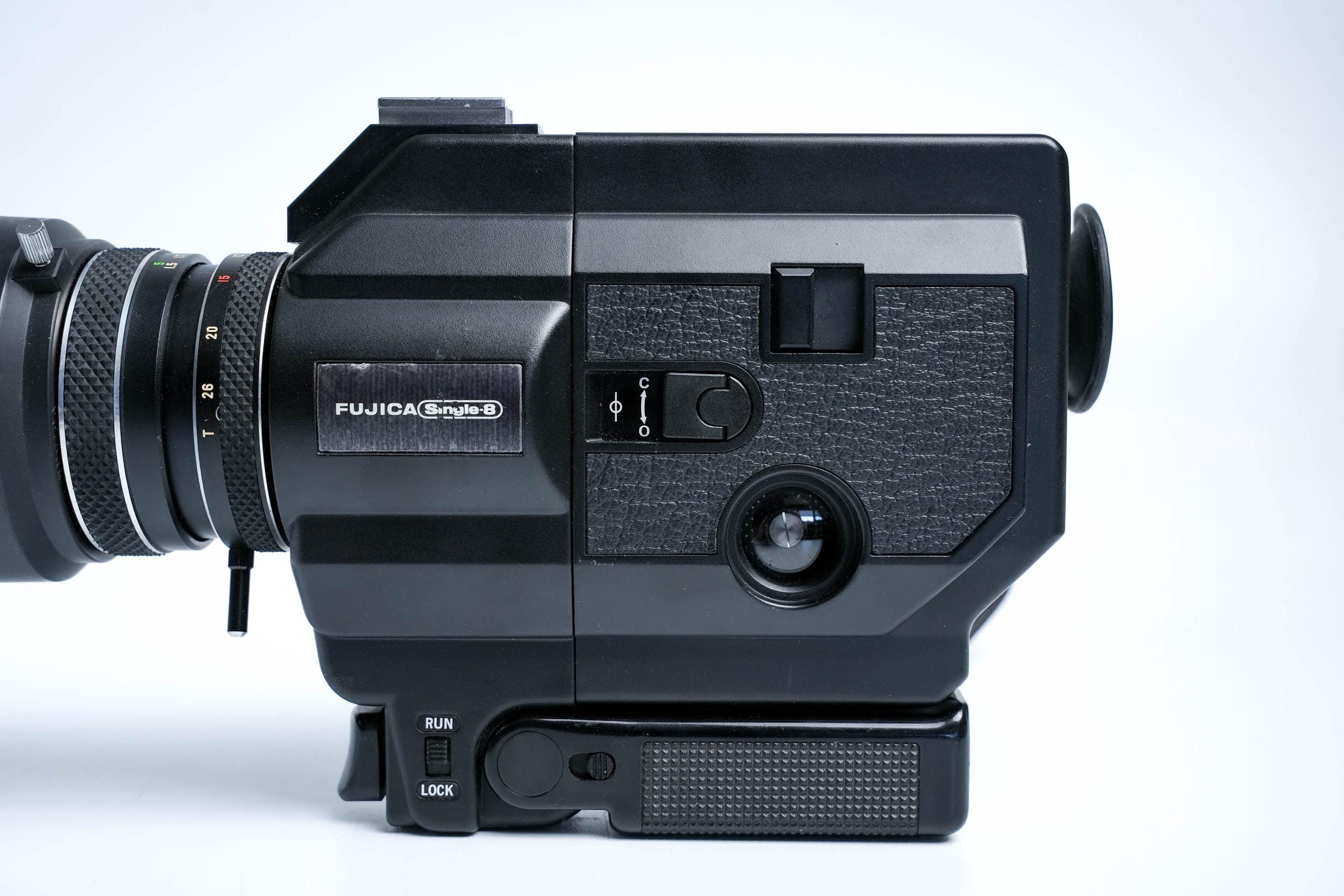 Fujica Single-8 ZX250 – フジノン10.5–26mm f/1.2レンズを搭載した