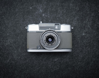 Olympus Pen EE-2 Half-Frame Film Camera 35mm, Compact, Selenium Meter, 1960s, Auto Exposure, with Film