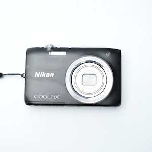 Nikon COOLPIX A100 シルバー 動作確認済み 純正バッテリー付 Nikon