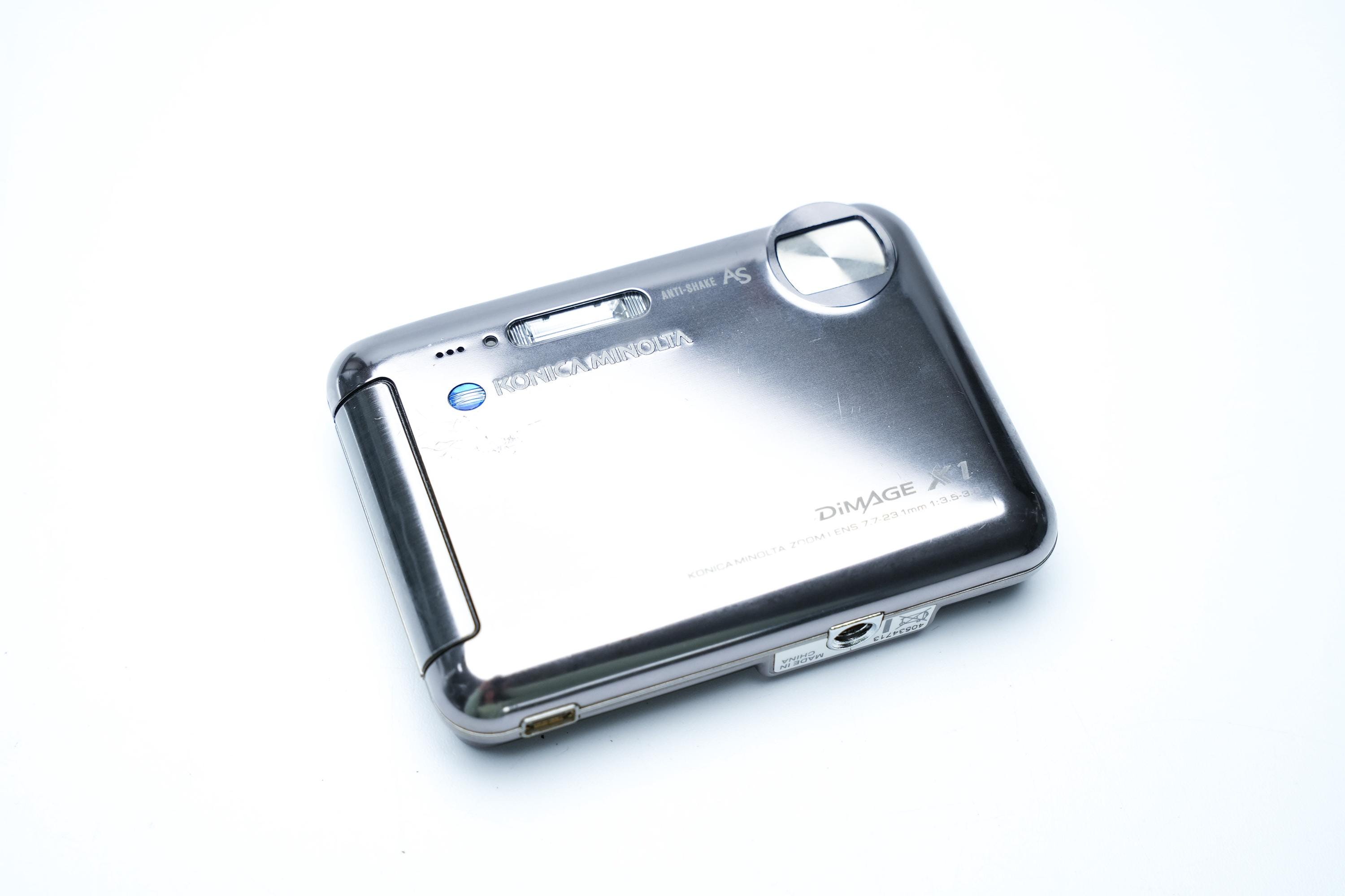 コニカミノルタ DiMAGE X1 – デジタルコンパクトカメラ – 2005 – 8MP