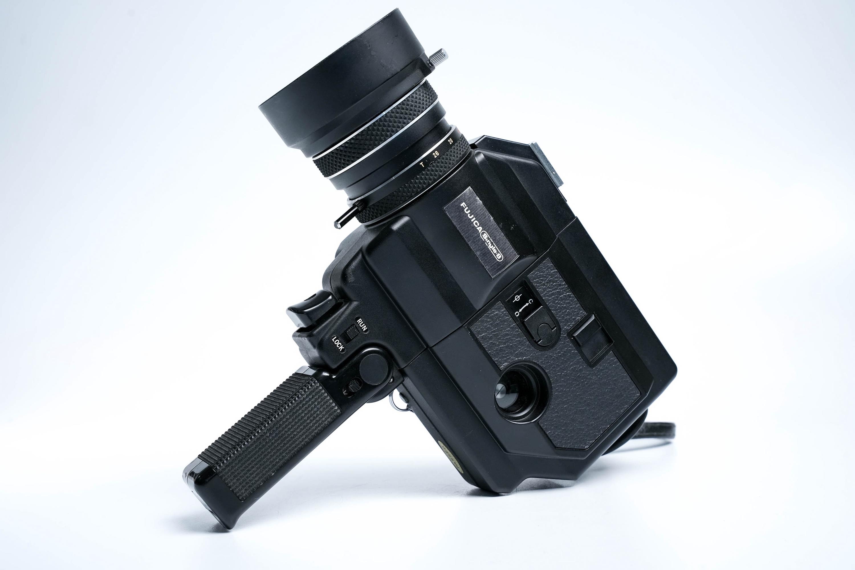 Fujica Single-8 ZX250 – フジノン10.5–26mm f/1.2レンズを搭載した