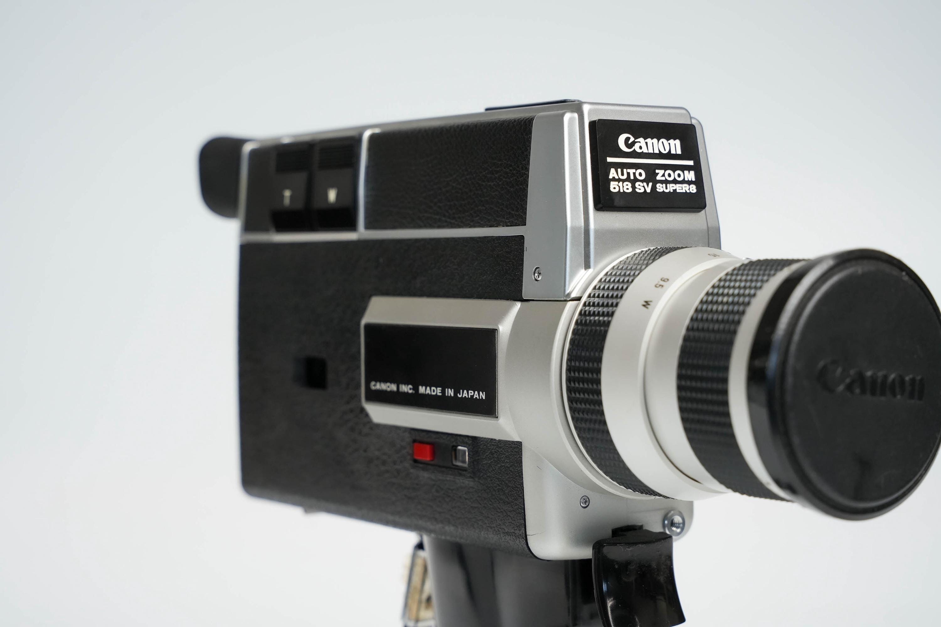 Canon 518SV スーパー8ムービーカメラ – 機能性も抜群、クラシックな