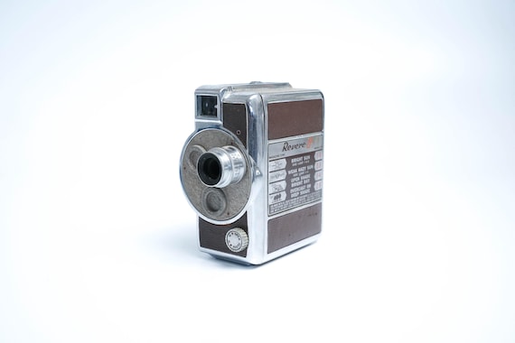 Revere 8 Model 44 – Vintage 8mm Film Camera (1952–1955, USA