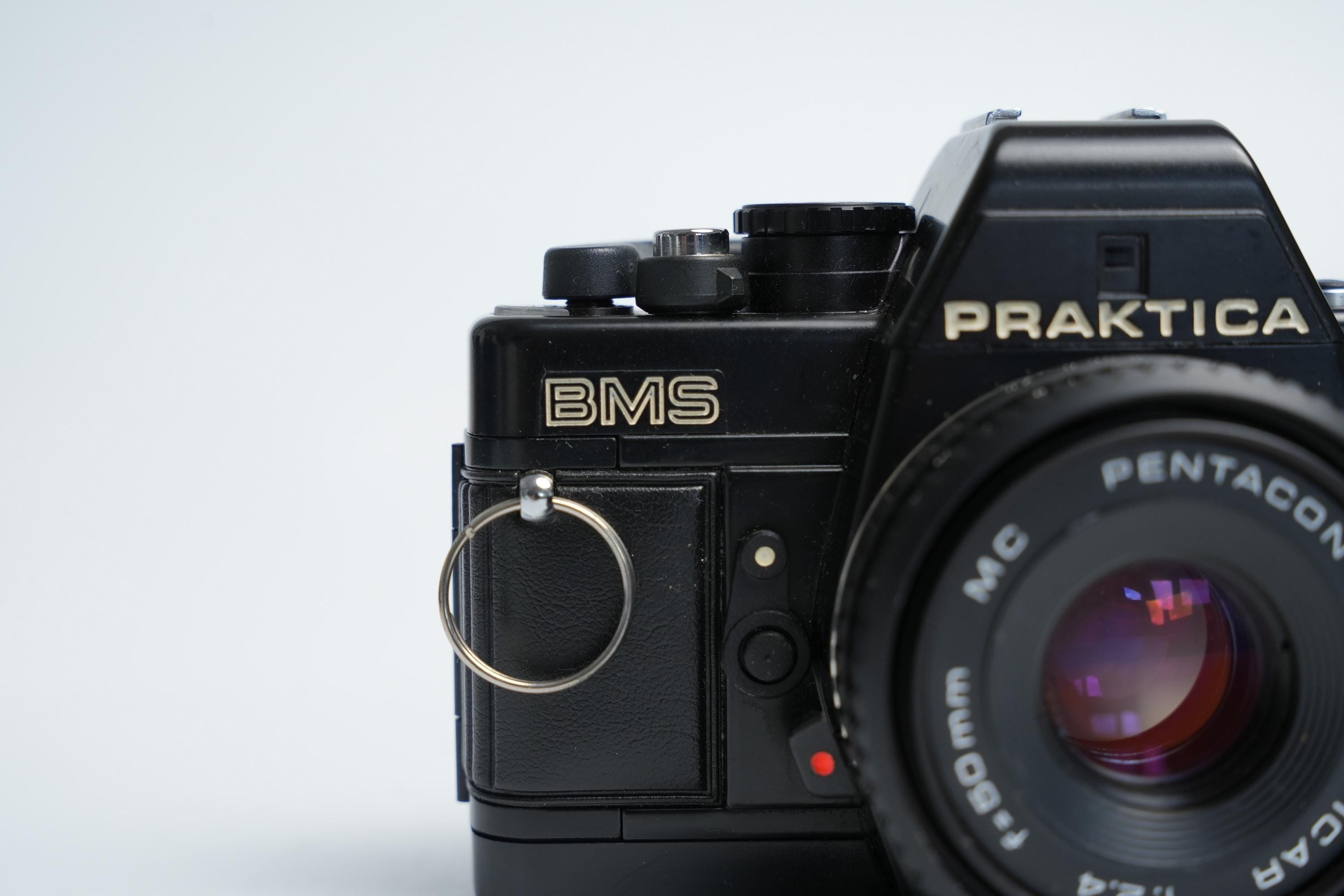 Praktica BMS ElectronicとPentacon Prakticar 50mm f/2.4 MCレンズ