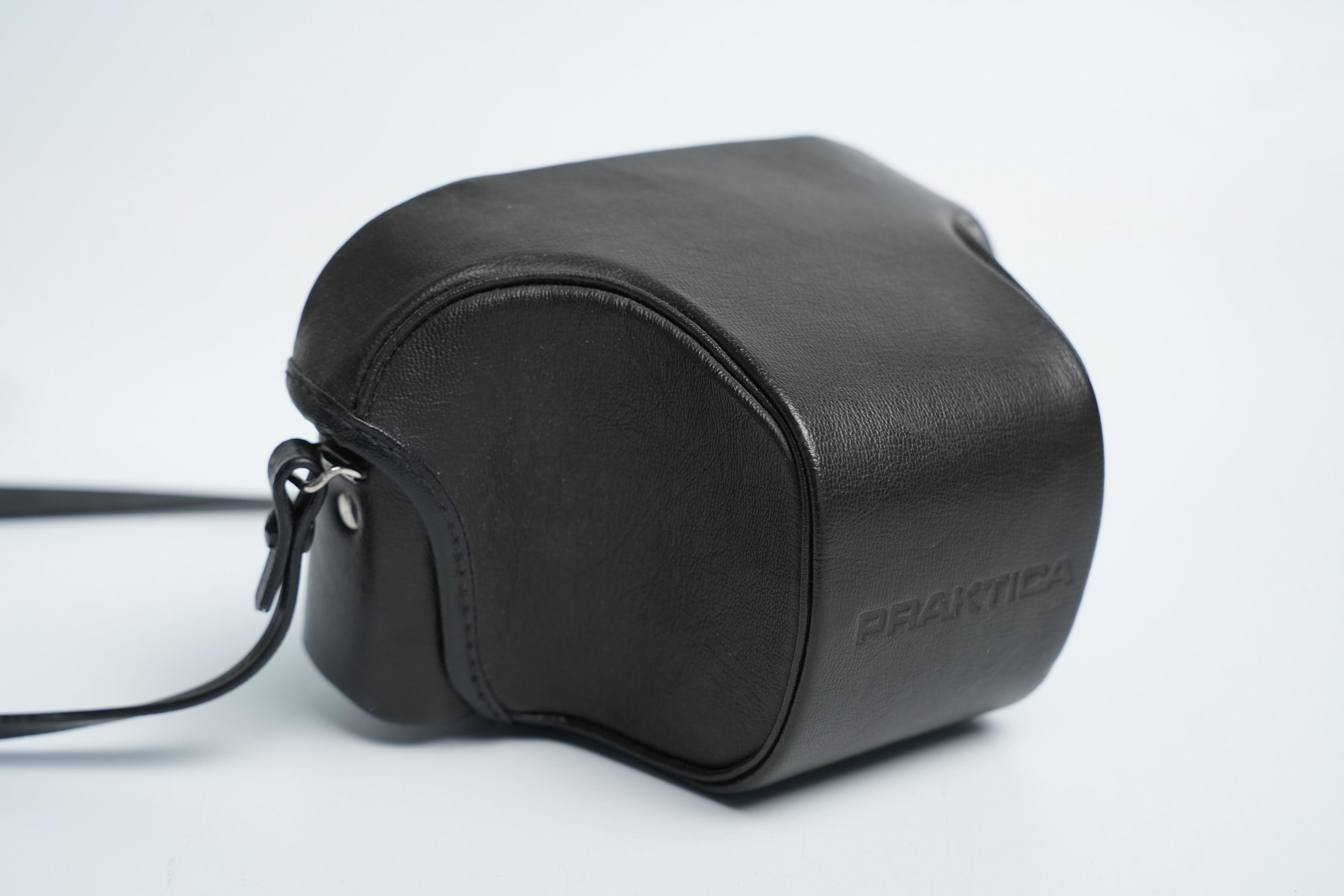 Praktica BMS ElectronicとPentacon Prakticar 50mm f/2.4 MCレンズ