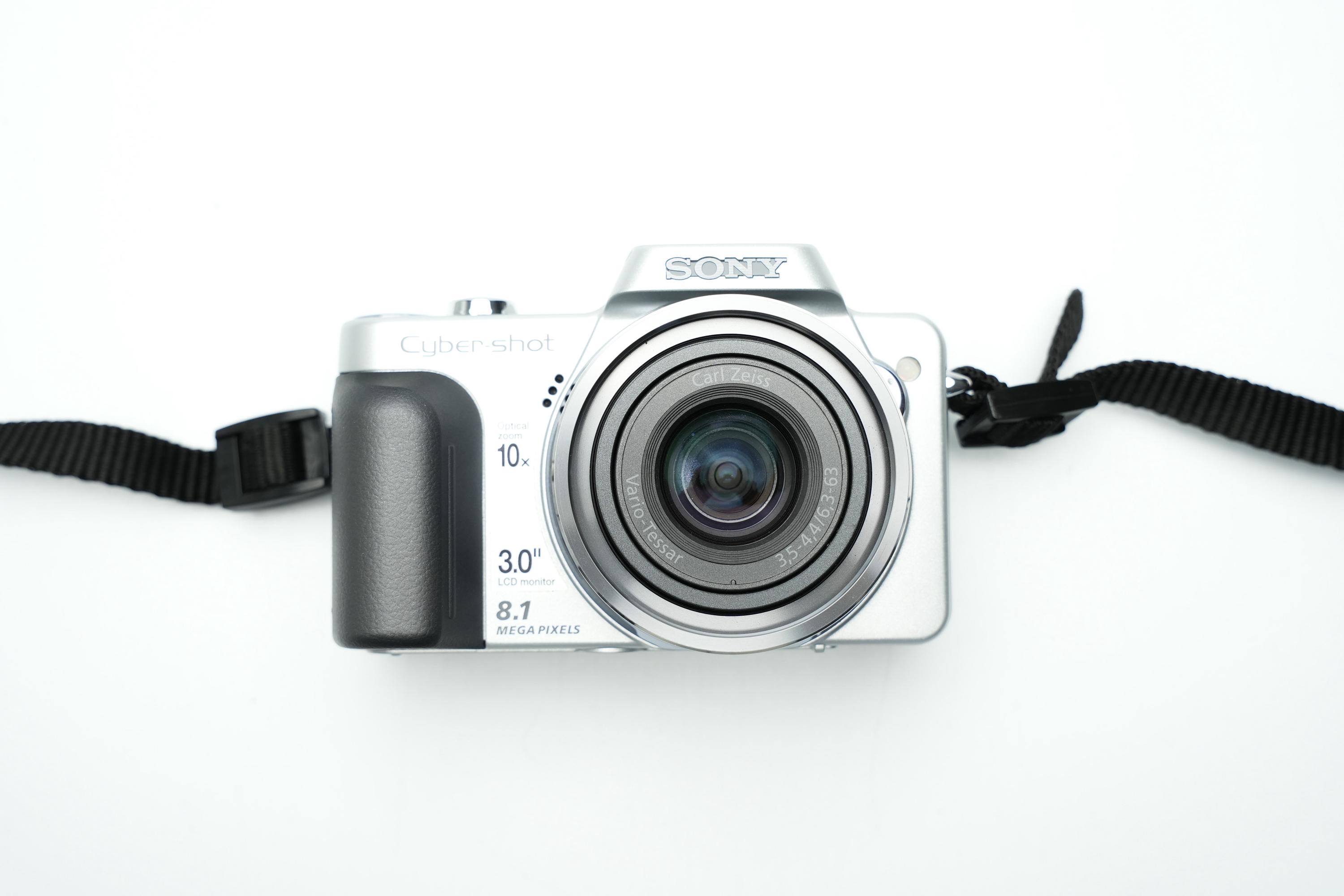 Sony Cyber-shot DSC-H10 – Vintage Digital Superzoom Camera for 