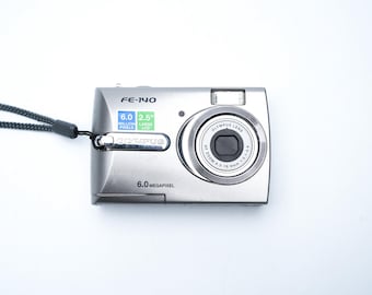 Olympus FE-140 Digital Camera from 2006 – 6MP, 3x Zoom, 2.5" LCD, retro compact