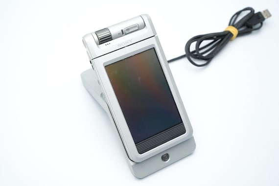 Sony CLIÉ PEG-NX70V Pda – Silver, Palm Os 5, Camera, QWERTY