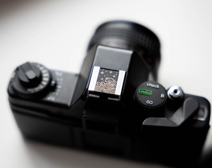 Personalized Hot Shoe Cover – "The Japanese Wave" – Custom Engraved Design for Camera Enthusiasts