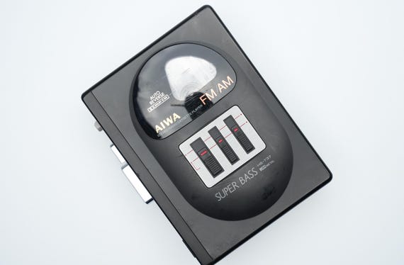 Aiwa HS-T37 Walkman With FM/AM Tuner – Super Bass, Dolby B