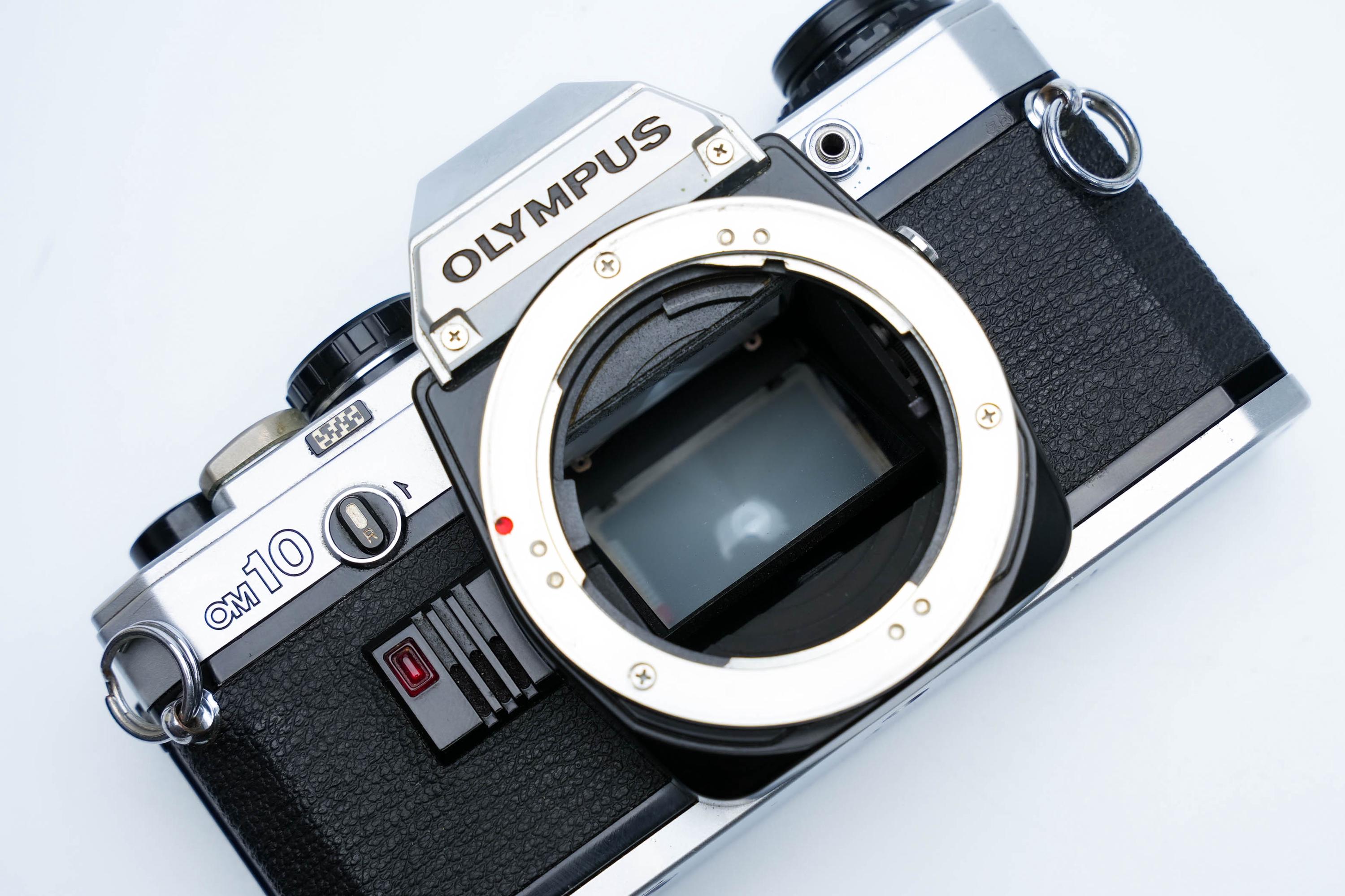 フィルムカメラ OLYMPUS OM10 / M-SYSTEM 28mm Olympus OM10 SLR Film Camera with Zuiko 28mm f/2.8 and