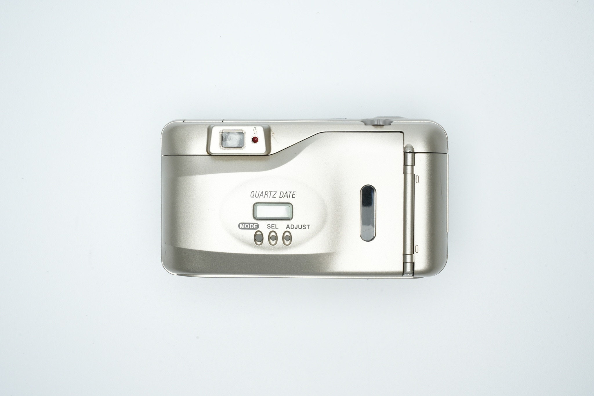 Nikon Lite Touch Zoom 70W AF Quartz Date – 35mm Point-and Nikon Lite Touch Zoom 70W AF Quartz Date – 35mm Point-and