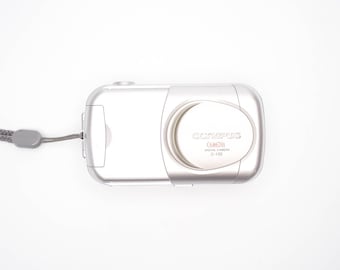 Olympus Camedia C-150 Digital Camera with 2.0 MP and 2.5x Digital Zoom (2000s)