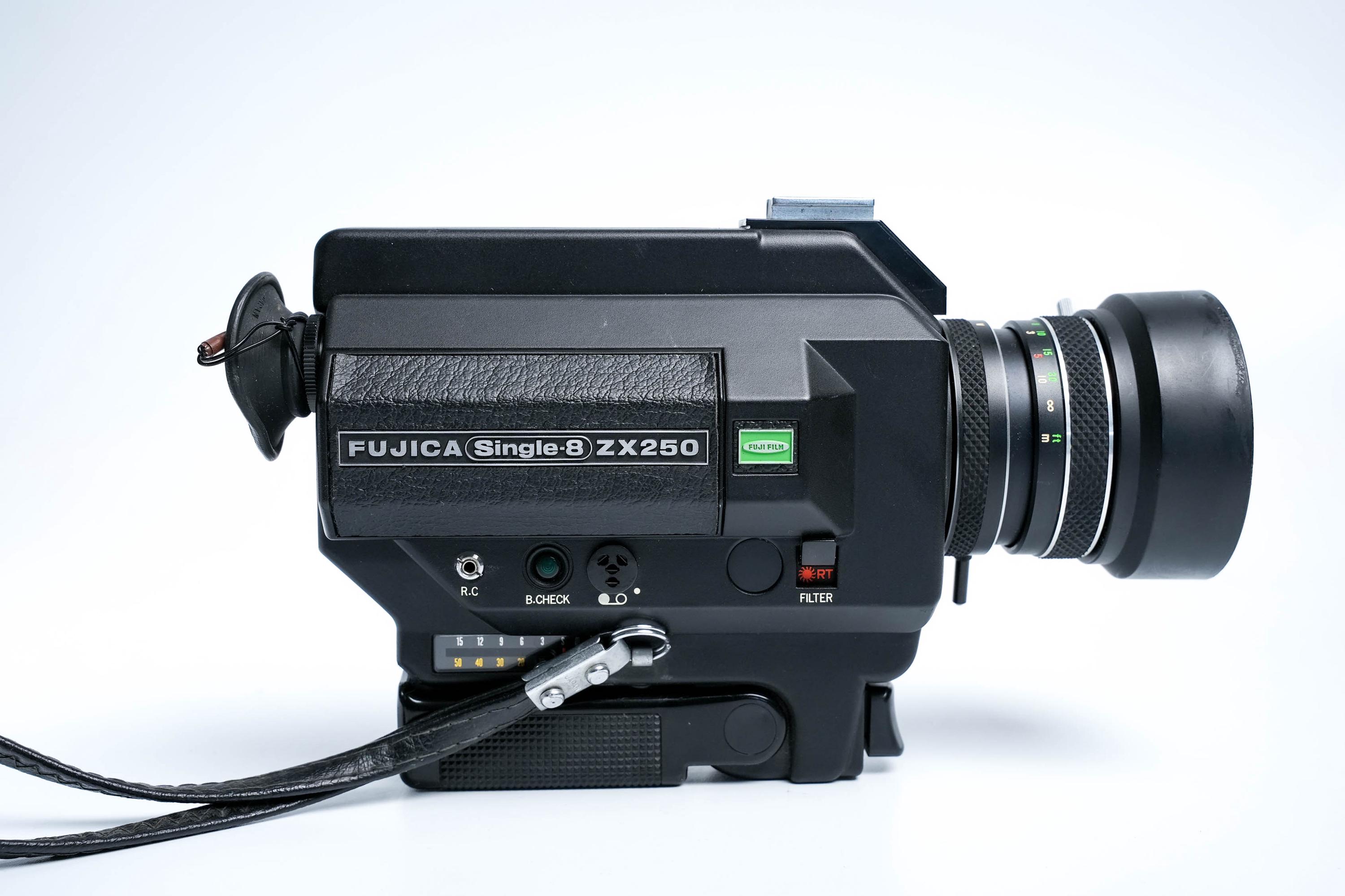 Fujica Single-8 ZX250 – フジノン10.5–26mm f/1.2レンズを搭載した