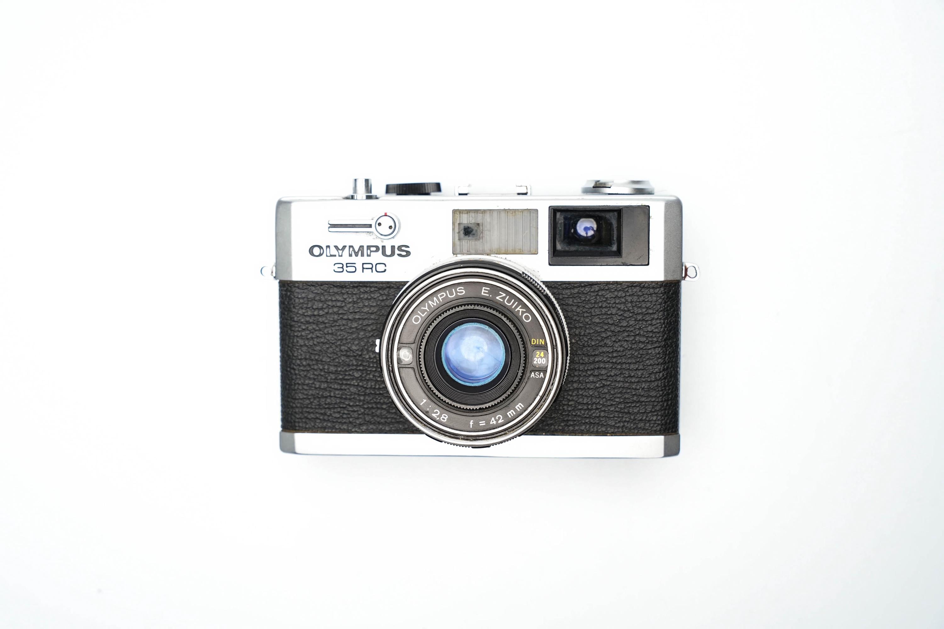 [完動品]OLYMPUS 35RC E.ZUIKO 42mm f/2.8 Amazon.com : Olympus 35 RC - 35mm Rangefinder Camera - 1:28