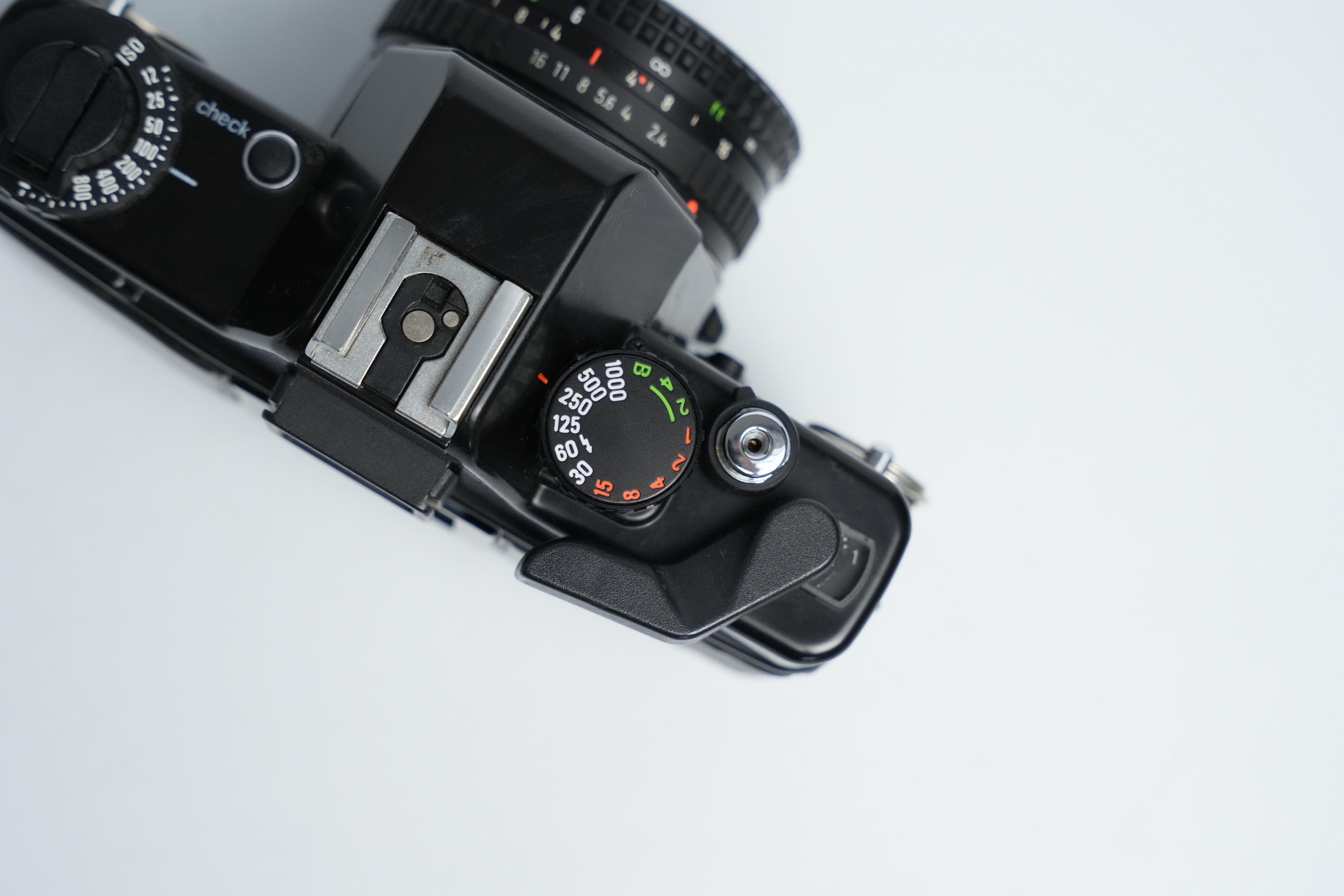 Praktica BMS ElectronicとPentacon Prakticar 50mm f/2.4 MCレンズ