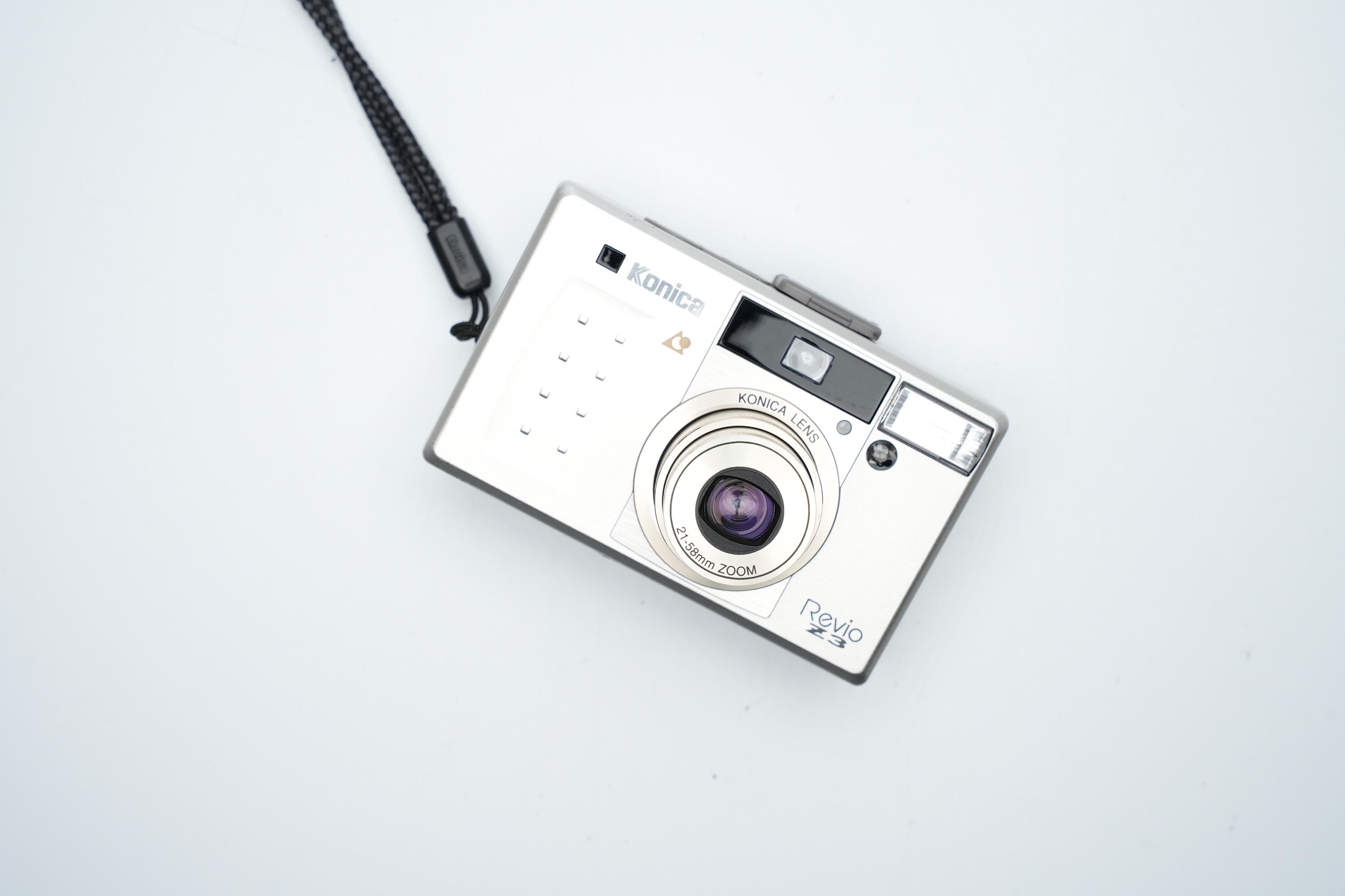 コニカ Revio Z3 コンパクトAPSカメラ – アナログ写真のエレガンスと