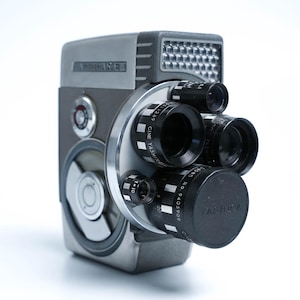 Yashica 8-EIII – Vintage 8mm Film Camera (1964–1967, Japan) with Triple f/1.8 Yashinon Lens System – Fully Working