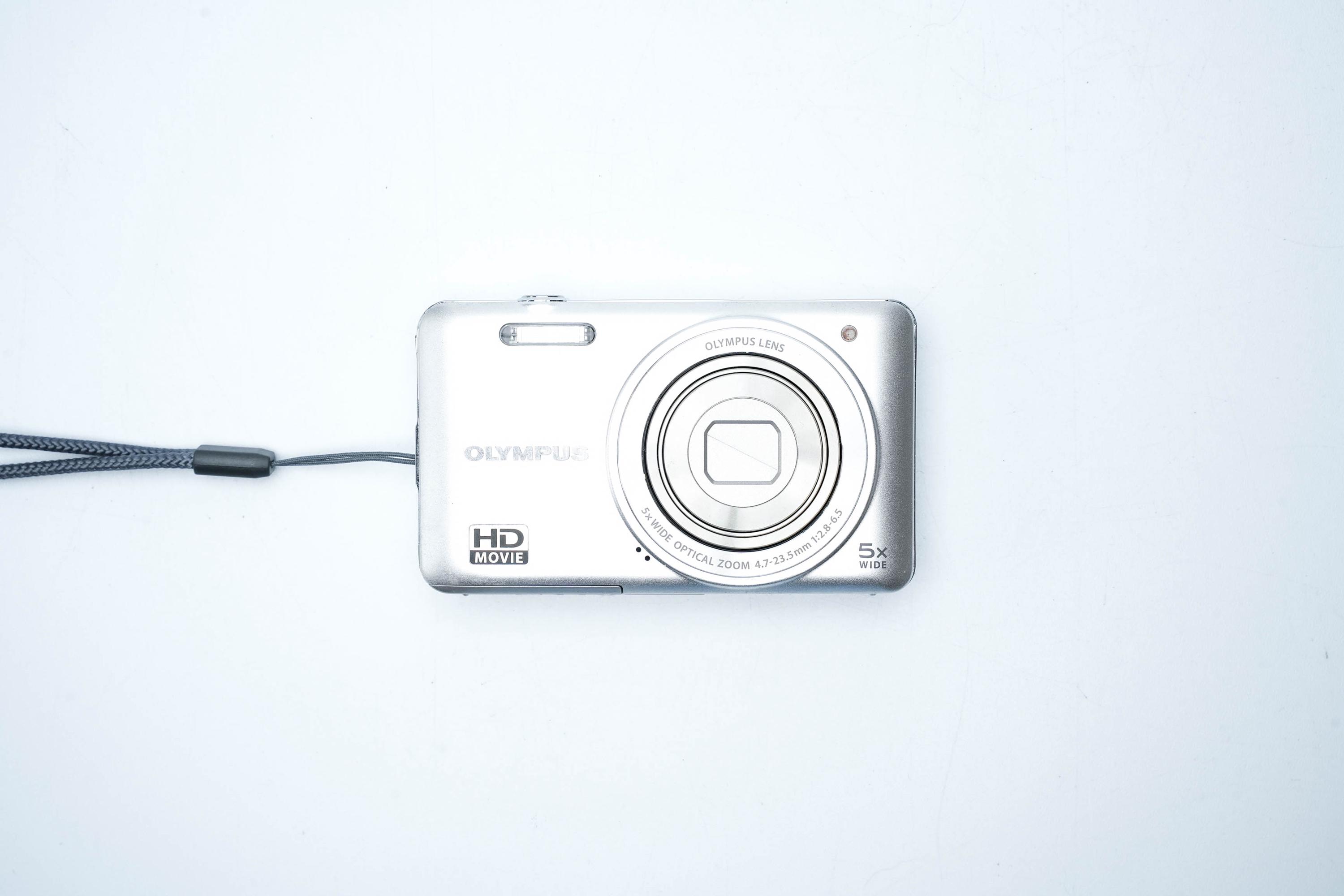 Olympus Vg-160 Silver Digital Compact Camera, 14mp Ccd Sensor With